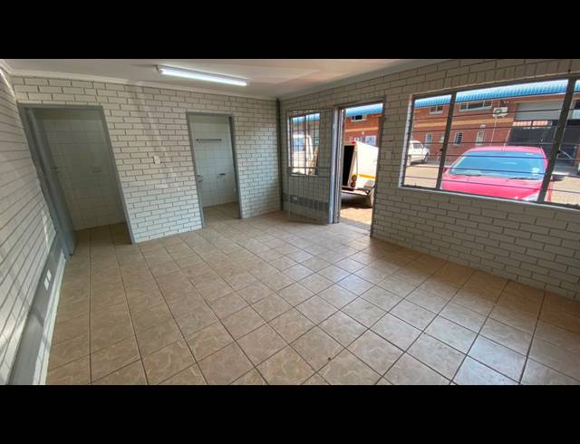 271M² WAREHOUSE TO LET IN HENNOPSPARK